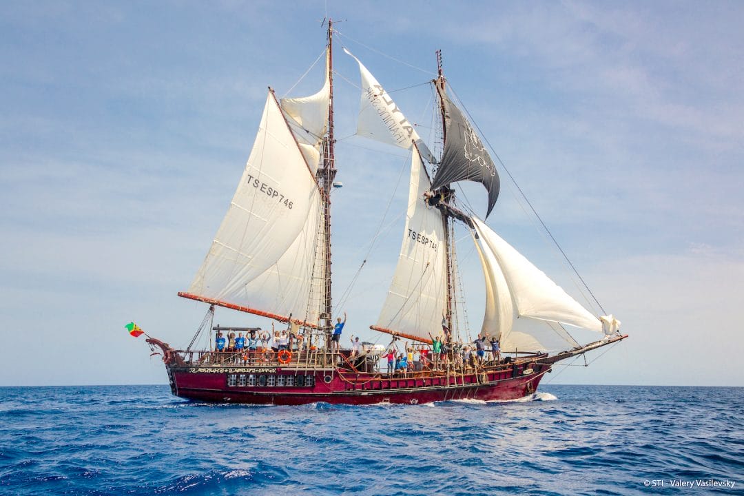 Atyla segling ocean äventyr fartyg resa delta delta i besättningen