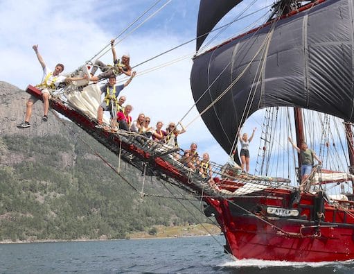 Atyla Zeilen, Avontuurlijke Reizen, Reizen, Leren Zeilen, Historisch, Schoolschip, Groepsfoto, Zwarte Zeilen, Zeilschip