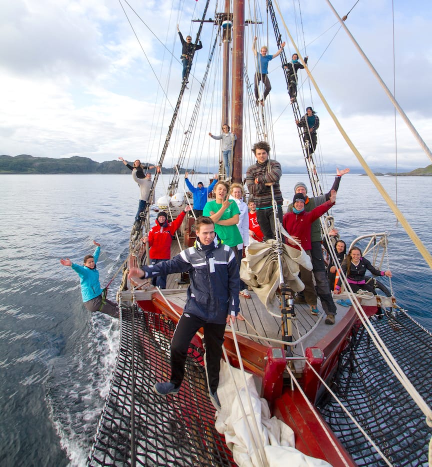 Groepsfoto Hele bemanning, Piratas Do Amor Principles Code ©Atyla Ship Foundation Cut