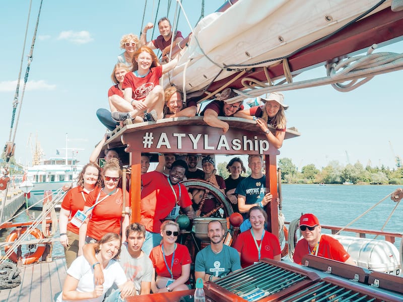 Participants Sailing Trip Atyla Ship, Atividade em Grupo Ao Ar Livre, Esporte Saudável, Socialização, Diversão Entretenimento, Todas as Idades, Bolsas de Estudo, Gratuitamente, Preços Sociais, Caridade, Treinamento de Vela Participants Sailing Trip Atyla Ship, Atividade em Grupo Ao Ar Livre, Esporte Saudável, Socialização, Diversão Entretenimento, Todas as Idades, Bolsas de Estudo, Gratuitamente, Preços Sociais, Caridade, Treinamento de Vela