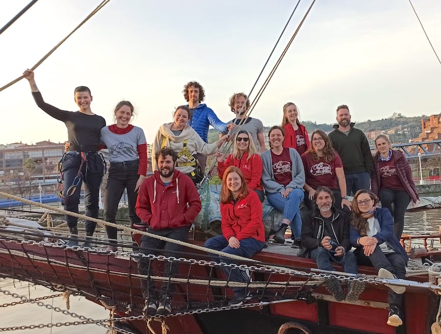 Foto de grupo Atyla Ship Foundation, Voluntarios do Grupo Familiar, Persoas Esenciais da Tripulación VIP detrás, Equipo